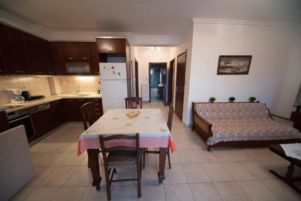 Zoe'S Apartments Nea Iraklitsa Ngoại thất bức ảnh