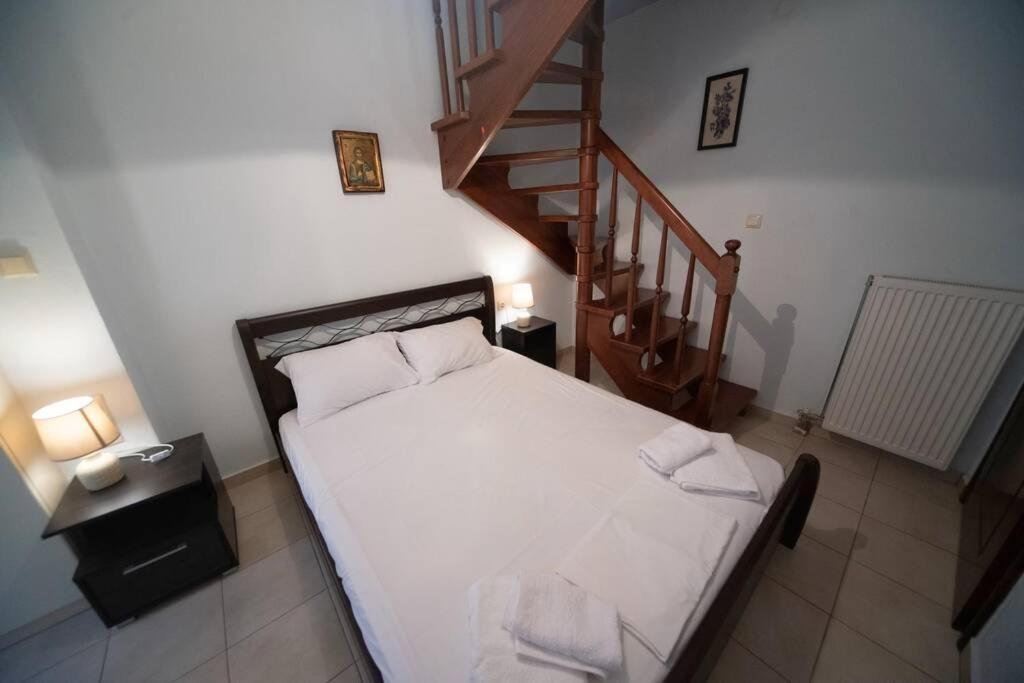 Zoe'S Apartments Nea Iraklitsa Ngoại thất bức ảnh